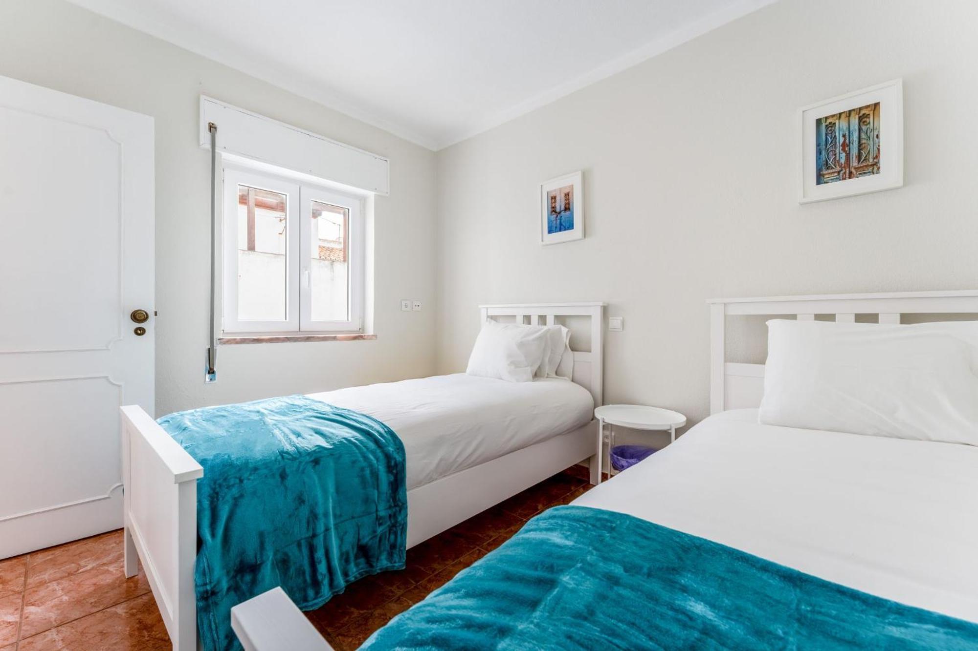 Comfy Flat W/ Rooftop Beach View By Lovelystay Burgau Exteriör bild