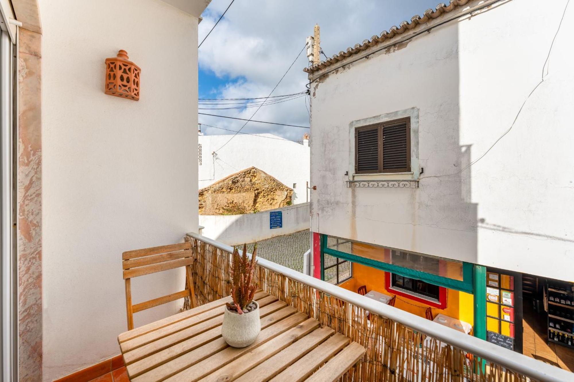 Comfy Flat W/ Rooftop Beach View By Lovelystay Burgau Exteriör bild