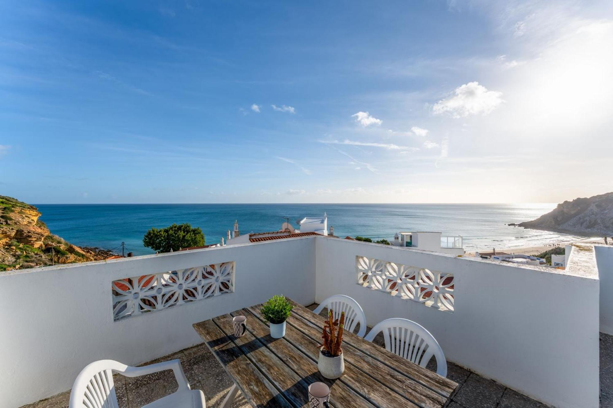 Comfy Flat W/ Rooftop Beach View By Lovelystay Burgau Exteriör bild