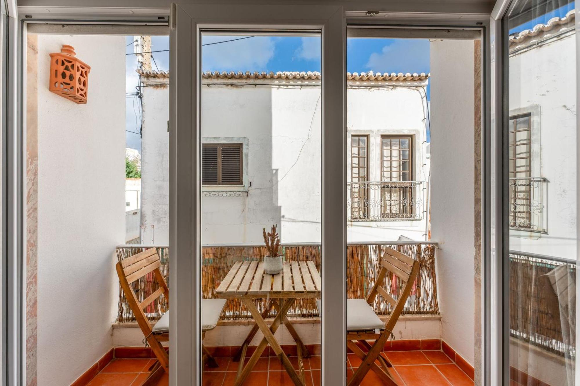 Comfy Flat W/ Rooftop Beach View By Lovelystay Burgau Exteriör bild