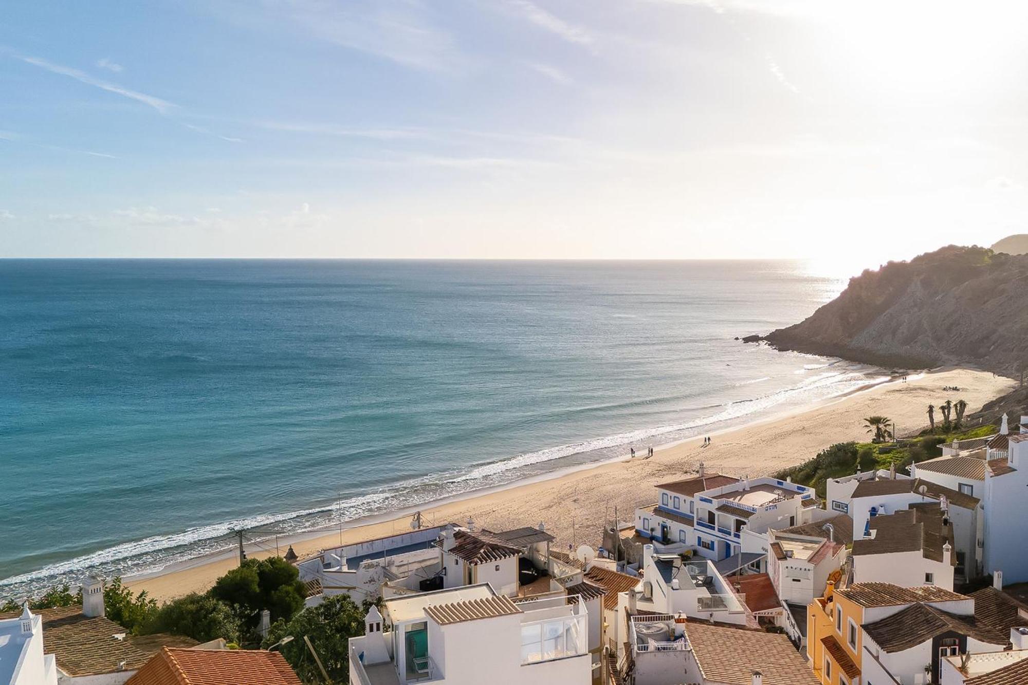 Comfy Flat W/ Rooftop Beach View By Lovelystay Burgau Exteriör bild